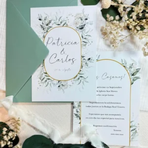 Invitación de boda elegante con detalles florales