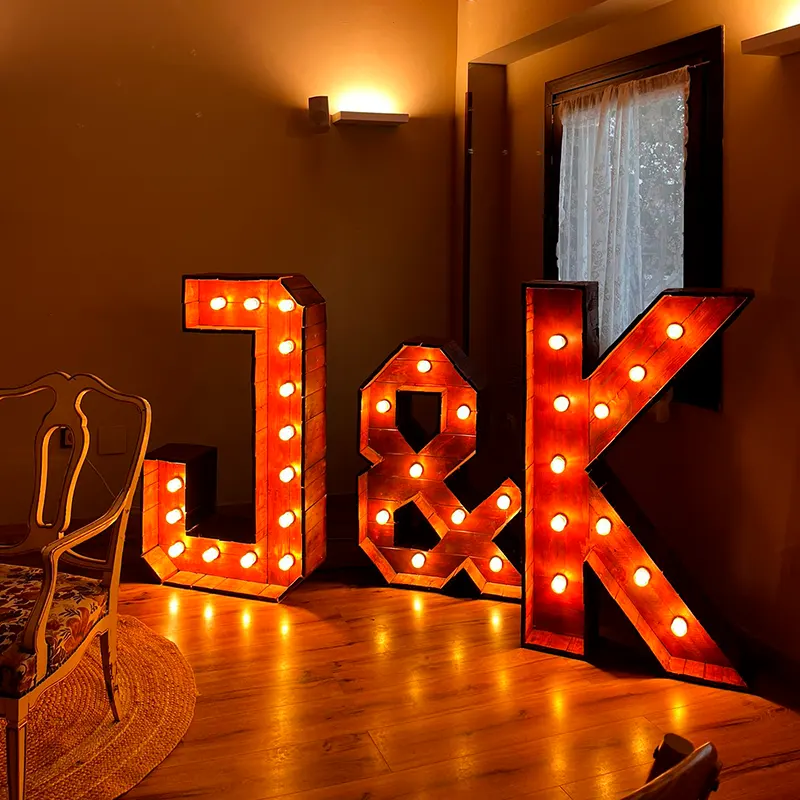 letras-luminosas-iniciales Letras luminosas con iniciales
