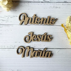 Marcasitios de madera para invitados
