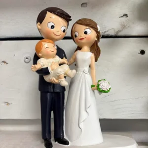 Figura de novios para tarta con bebé