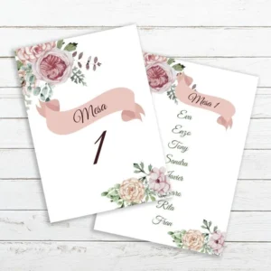 Organizador de mesa romántica lazo con flores rosas y rojas.